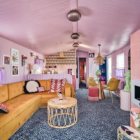 Fun Barbie Inspired, 6 Berth Caravan - Camber Sands Holiday Park, Near The Beach Exterior photo